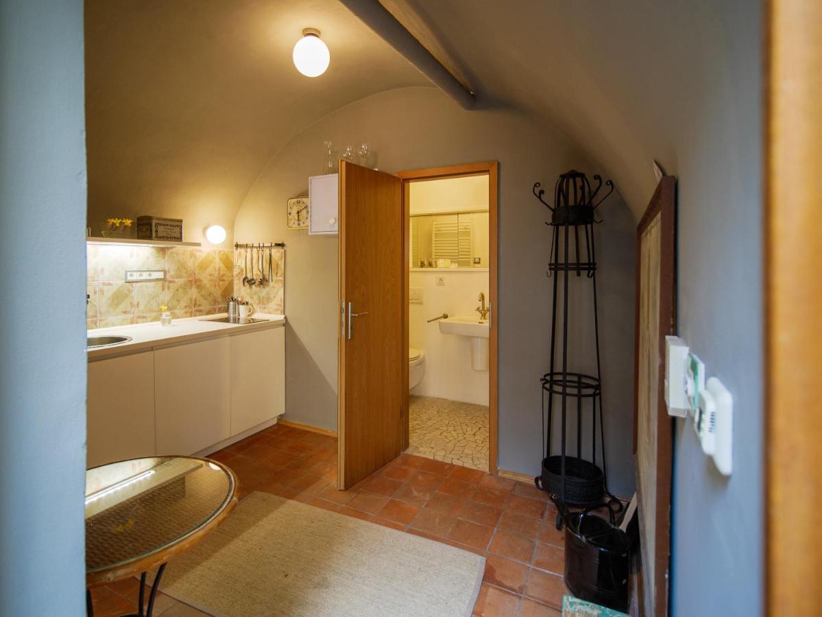 Romantic nest under Prague Castle Exterior foto